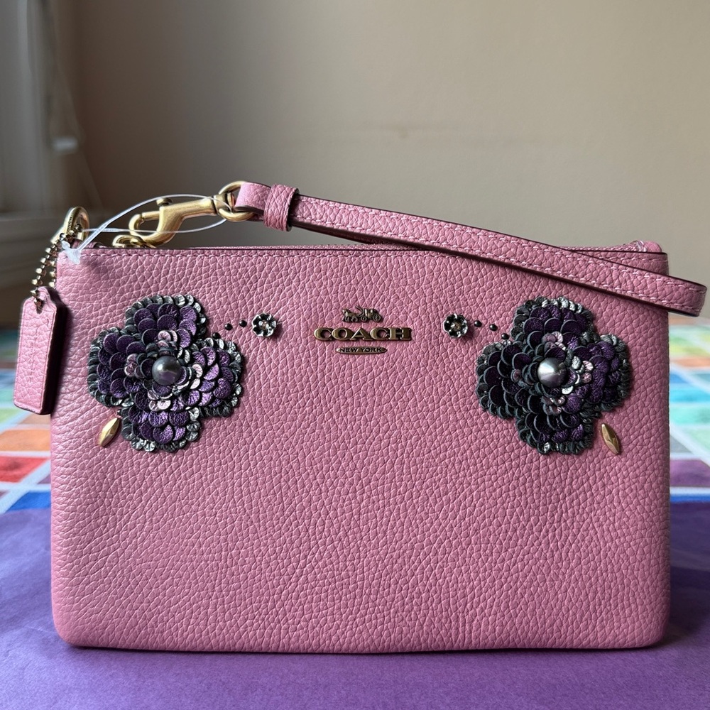 🌸❤️🌸 COACH PINK WRISTLET WITH FLORAL EMBELLISHMENT 🌸❤️🌸 - Picture 14 of 16